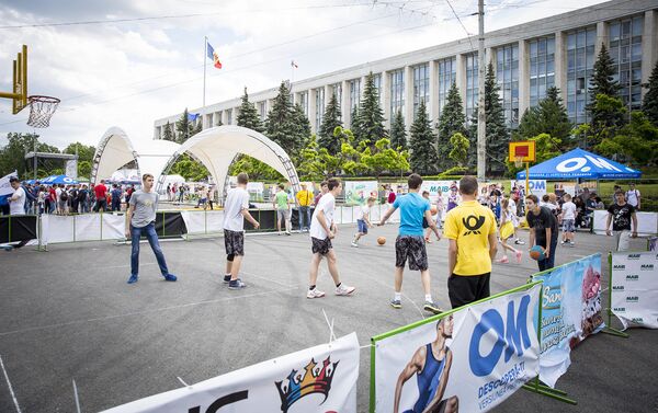 Спортивный городок разделился на несколько зон - Sputnik Молдова