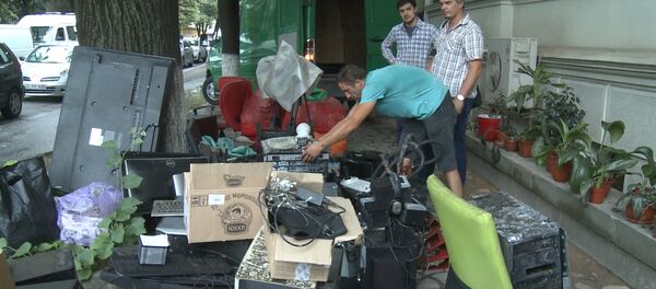 Miercuri continuă lucrările de lichidare a consecinţelor incendiului din Chişinău - Sputnik Moldova