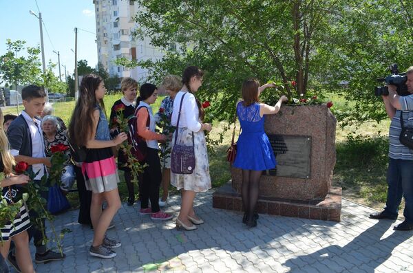Памятный знак знаменитого художника, основоположника русского авангарда Михаила Ларионова - Sputnik Молдова