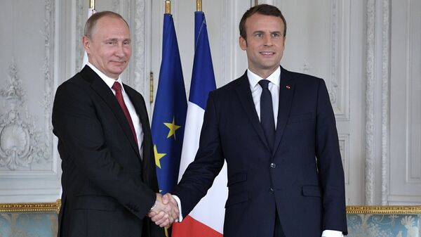 Vladimir Putin și Emmanuel Macron  - Sputnik Moldova-România
