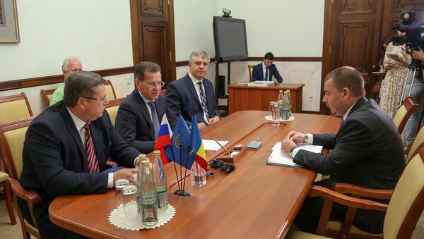 Întrevederea dintre consulul general al României la Rostov pe Don, Daniel Mihai Rășică, și guvernatorul regiunii Astrahan, Aleksandr Jilkin - Sputnik Moldova-România