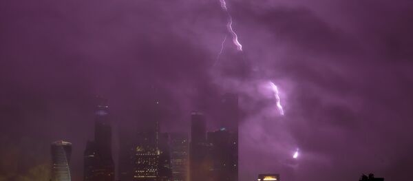 Una tormenta eléctrica en Moscú Una tormenta eléctrica en Moscú - Sputnik Молдова