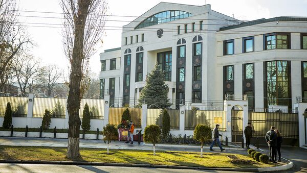 возложение цветов у Посольства Российской Федерации - Sputnik Moldova-România