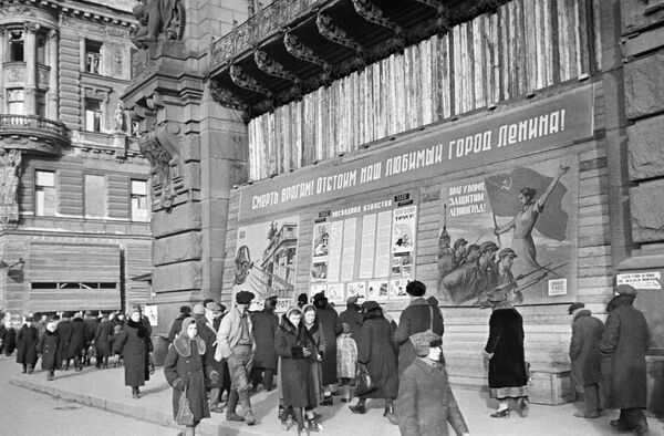 Блокадный Ленинград. Октябрь 1942 года Блокадный Ленинград. Октябрь 1942 года - Sputnik Молдова