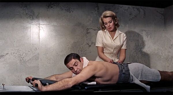 Secvență din filmul ”Thunderball” Secvență din filmul ”Thunderball” - Sputnik Moldova-România