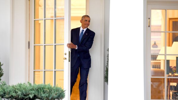 US President Barack Obama departs the Oval Office for the last time as president, at the White House in Washington, DC January 20, 2017 - Sputnik Moldova-România
