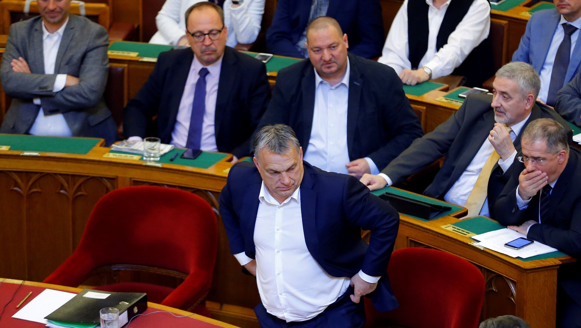 Hungarian Prime Minister Viktor Orban arrives to a vote on a bill tightening regulations on foreign universities operating in Hungary. - Sputnik Moldova-România, 1920, 18.05.2021