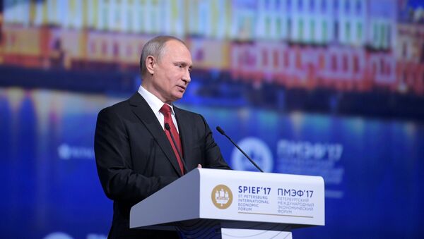 President Vladimir Putin attends 2017 St. Petersburg International Economic Forum. Day Two - Sputnik Moldova-România