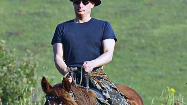 В.Путин во время отдыха в Алтайском крае - Sputnik Молдова