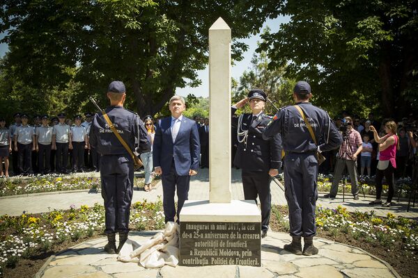 Открытие памятника сотрудникам Пограничной полиции МВД Молдовы - Sputnik Молдова