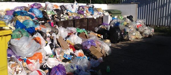 Tomberoane cu gunoi în Chișinău - Sputnik Moldova