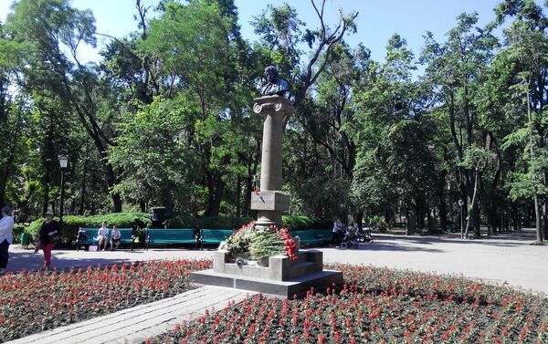 Памятник Пушкину в Кишиневе - Sputnik Молдова
