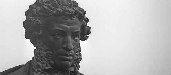 Фрагмент памятника А.С. Пушкину Фрагмент памятника А.С. Пушкину - Sputnik Молдова