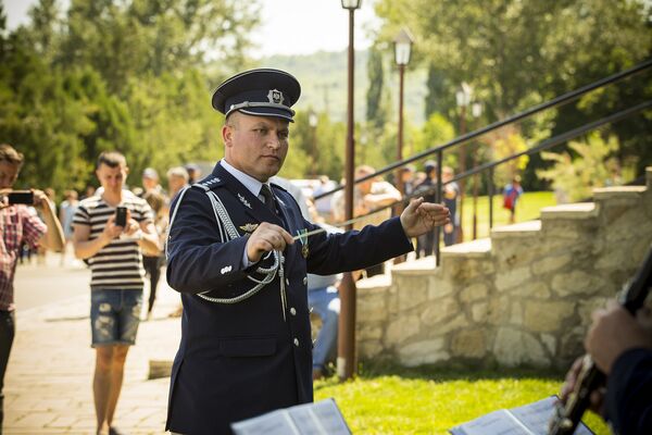 Dirijorul orchestrei Poliției de Frontieră - Sputnik Moldova