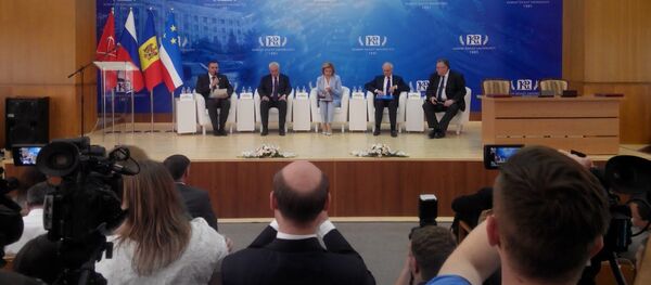 Визит губернатора Санкт-Петербурга Г. Полтавченко в Комрат - Sputnik Молдова