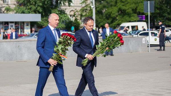 Pavel Filip și Andrian Candu au comemorat victimele deportărilor staliniste - Sputnik Moldova