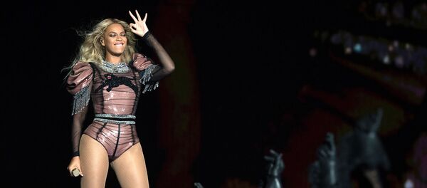 Певица Бейонсе во время выступления в Хьюстоне, США - Sputnik Молдова