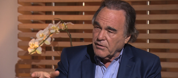 Оливер Стоун о своем интервью с Путиным - Sputnik Молдова