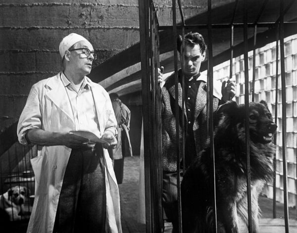 Алексей Баталов и Евгений Тетерин в кинофильме Девять дней одного года Алексей Баталов и Евгений Тетерин в кинофильме Девять дней одного года - Sputnik Молдова