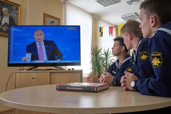 Трансляция Прямой линии с Владимиром Путиным - Sputnik Молдова