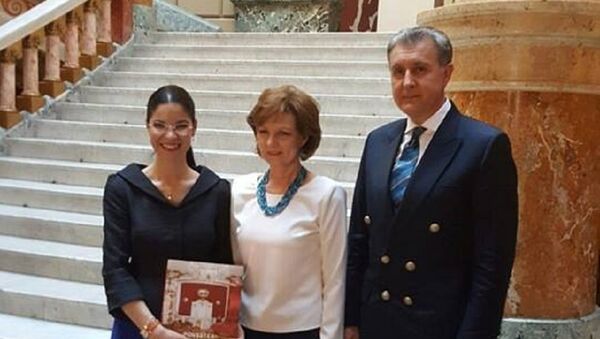 Ana Birchall împreună cu membrii Casei Regale a României - Sputnik Moldova-România