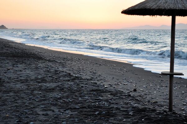 Черный пляж в Лянкяране Черный пляж в Лянкяране - Sputnik Молдова