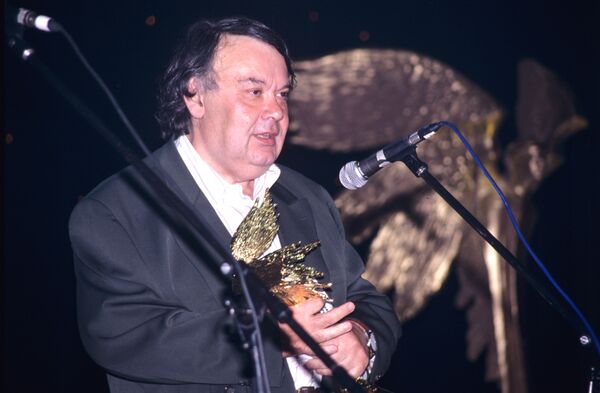 Алексей Герман-старший получает Нику за фильм Хрусталев, машину! - Sputnik Молдова