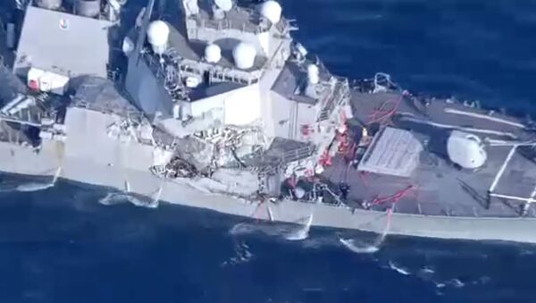 Damaged USS Fitzgerald - Sputnik Moldova-România
