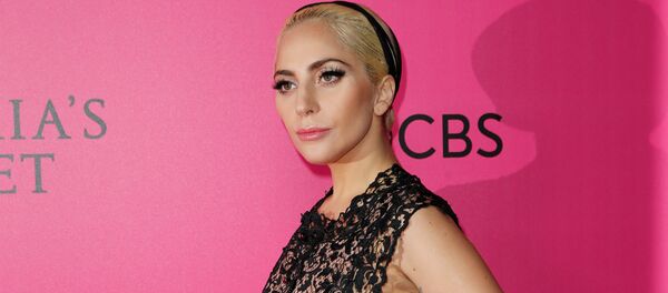 Приглашенной суперзвездой дефиле стала Леди Гага. В этот вечер она сменила несколько нарядов и стала главным голосом показа. Приглашенной суперзвездой дефиле стала Леди Гага. В этот вечер она сменила несколько нарядов и стала главным голосом показа. - Sputnik Молдова