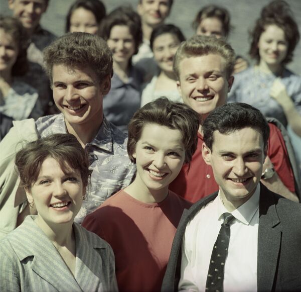 Grup de studenți, anii '60 ai secolului trecut. - Sputnik Moldova