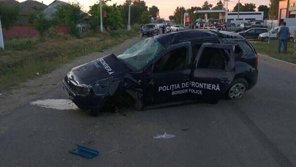 Mașina Poliției de Frontieră aflată în misiune de serviciu, accidentată - Sputnik Moldova