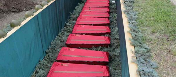 Перезахоронение останков красноармейцев - Sputnik Молдова