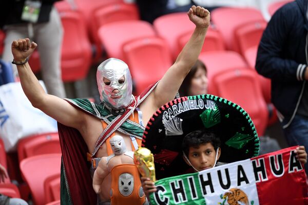 Болельщики Мексики перед началом матча Кубка конфедераций-2017 по футболу между сборными Португалии и Мексики - Sputnik Молдова