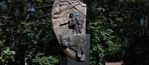 Могила певца Виктора Цоя в Санкт-Петербурге - Sputnik Молдова