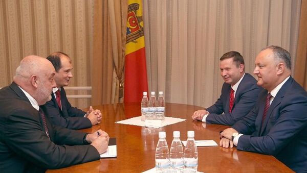 Președintele Igor Dodon discută cu reprezentanții partidului FIDESZ, condus de Victor Orban - Sputnik Moldova