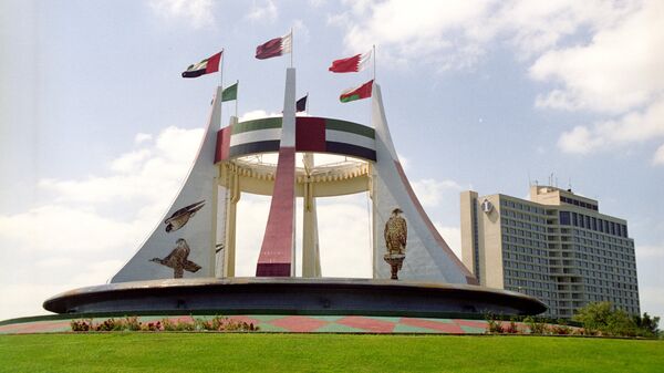 Monument edificat în cinstea fondării statului federativ Emiratele Arabe Unite - Sputnik Moldova