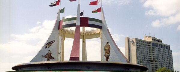 Monument edificat în cinstea fondării statului federativ Emiratele Arabe Unite - Sputnik Moldova