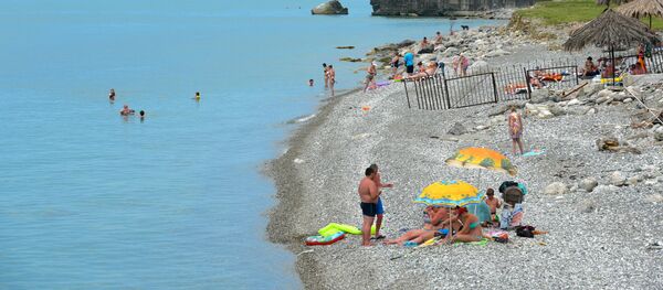 Отдых туристов в Абхазии - Sputnik Moldova-România