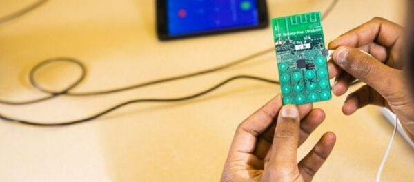 Ученые создали первый в мире мобильный телефон без аккумулятора - Sputnik Молдова