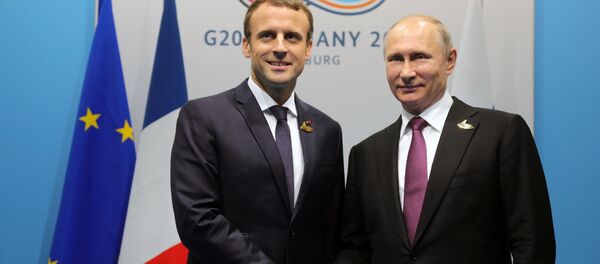 Президент РФ Владимир Путин и президент Франции Эммануэль Макрон Президент РФ Владимир Путин и президент Франции Эммануэль Макрон - Sputnik Молдова