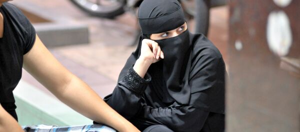 Женщина в никабе, иллюстративное фото Женщина в никабе, иллюстративное фото - Sputnik Молдова