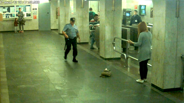 В минском метро у девушки вспыхнул рюкзак - Sputnik Молдова