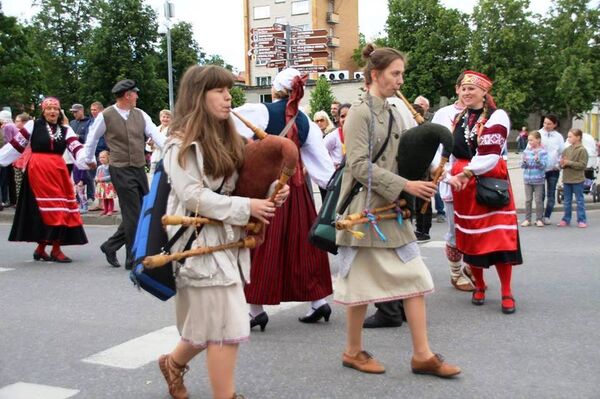 Фольклорный фестиваль в Выру Фольклорный фестиваль в Выру - Sputnik Молдова