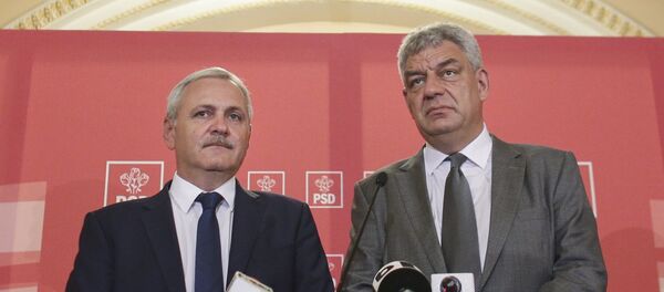 Liviu Dragnea (stânga) și Mihai Tudose (dreapta) - Sputnik Moldova-România