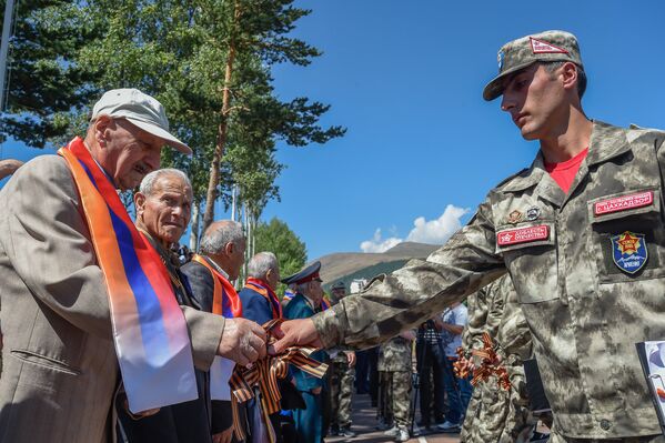 Военно-спортивный сбор “Наследники Победы” в Армении - Sputnik Молдова