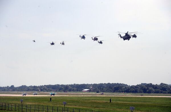 Подготовка к открытию Международного авиационно-космического салона МАКС-2017 Подготовка к открытию Международного авиационно-космического салона МАКС-2017 - Sputnik Молдова