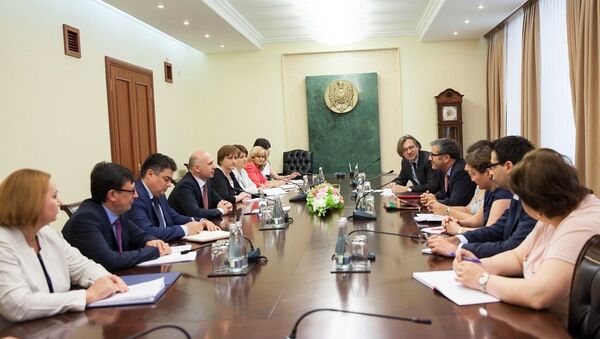 Встреча премьера Молдовы Павла Филипа с экспертами миссии МВФ - Sputnik Молдова