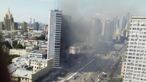 Пожар в одном из зданий-книжек на Новом Арбате - Sputnik Молдова