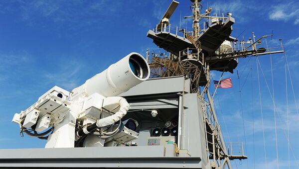 Лазерная пушка, установленная на борту корабля USS Ponce. Архивное фото - Sputnik Молдова