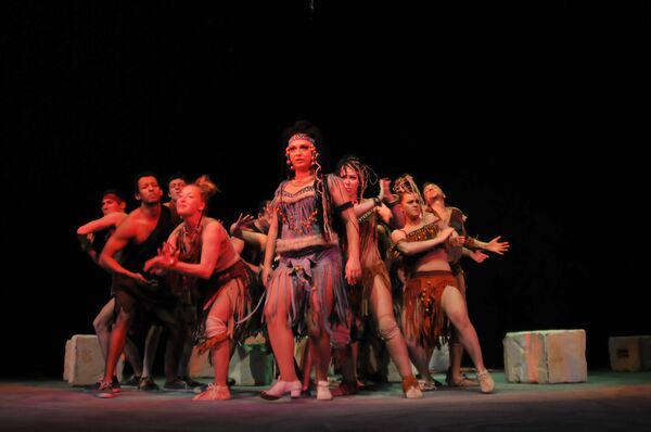 Спектакль Выстрел в спину - Sputnik Молдова